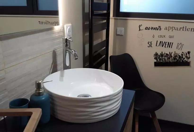 Aamiaismajoitus (B&B) L Hôthentique Proche Arras