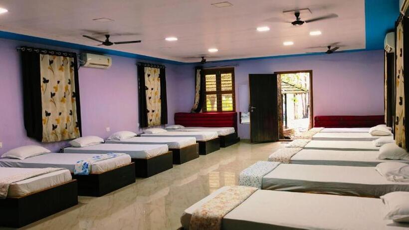 Hotel Gramsanskruti   Wada