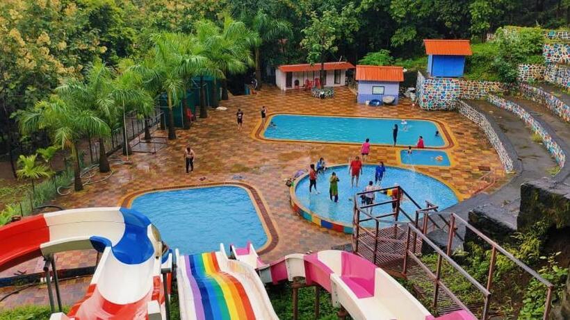 Hotel Gramsanskruti   Wada