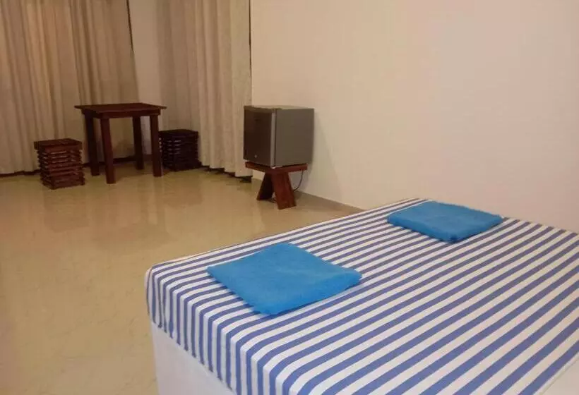 Hotelli Eagle Safari Cottage