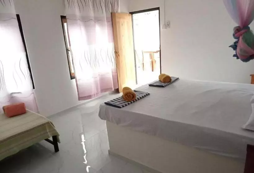 Hotelli Eagle Safari Cottage