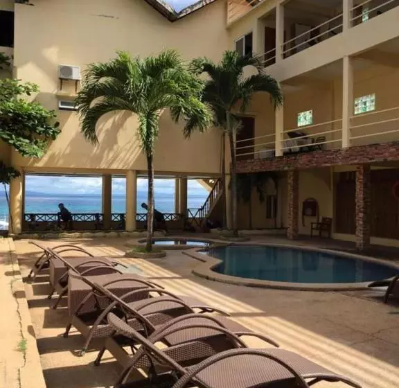 Hotelli Lalaguna Beach Club & Dive Centre