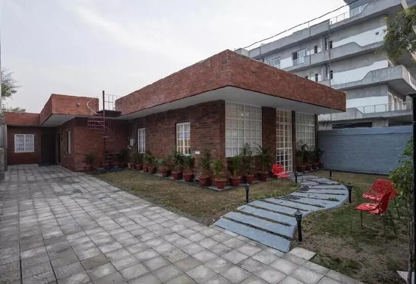 ホテル Luxury Room In Noida Sector 132