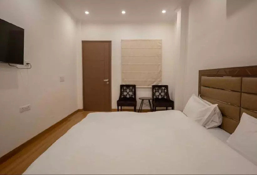 ホテル Luxury Room In Noida Sector 132