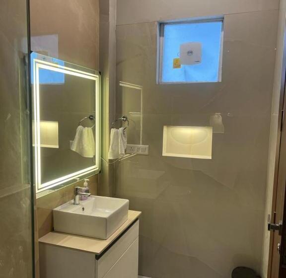 בית מלון כפרי Luxury Room In Noida Sector 132