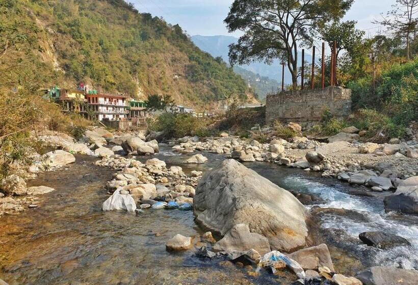 בית מלון כפרי The Kings Delight