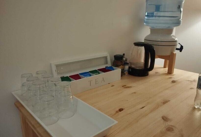 Lighthouse Hostel & Rooms