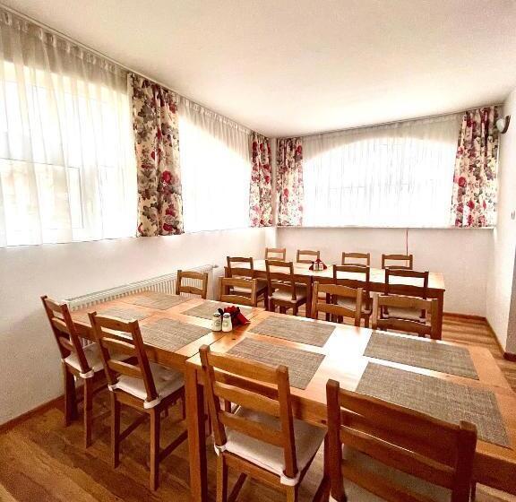 پانسیون La Mama