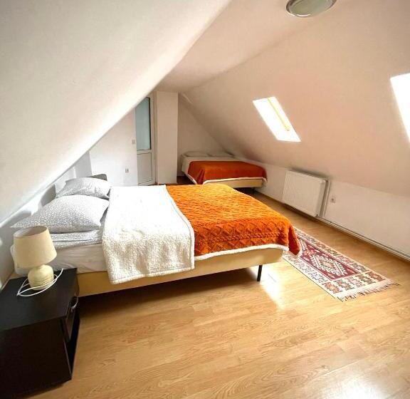 پانسیون La Mama