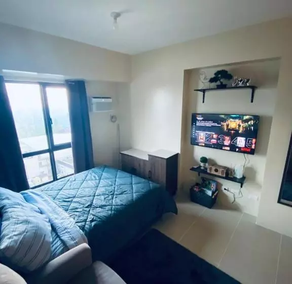 ベッドアンドブレックファースト Casa De Guapo   Ayala Serin East Taal View Condo