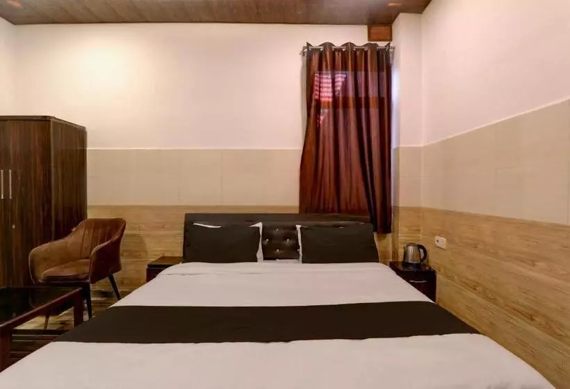 هتل Super Collection O Queen S Palace