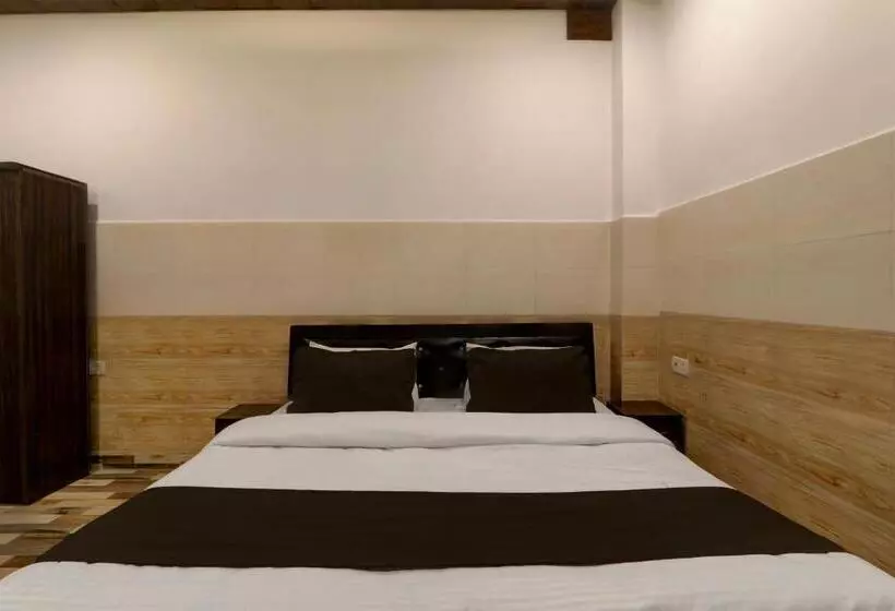 هتل Super Collection O Queen S Palace