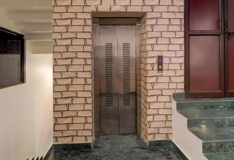 هتل Super Collection O Queen S Palace