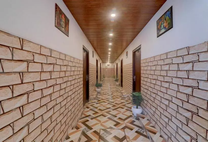 هتل Super Collection O Queen S Palace