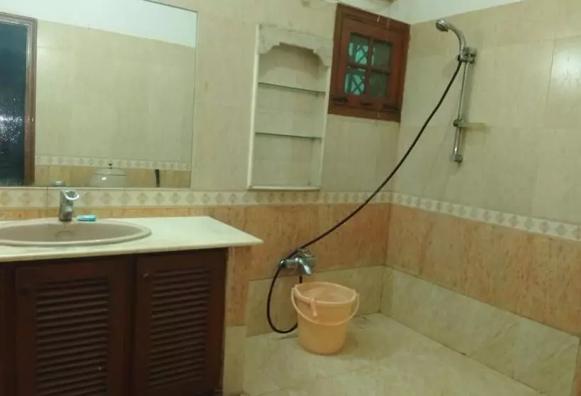 هتل Travel Lodge Clifton