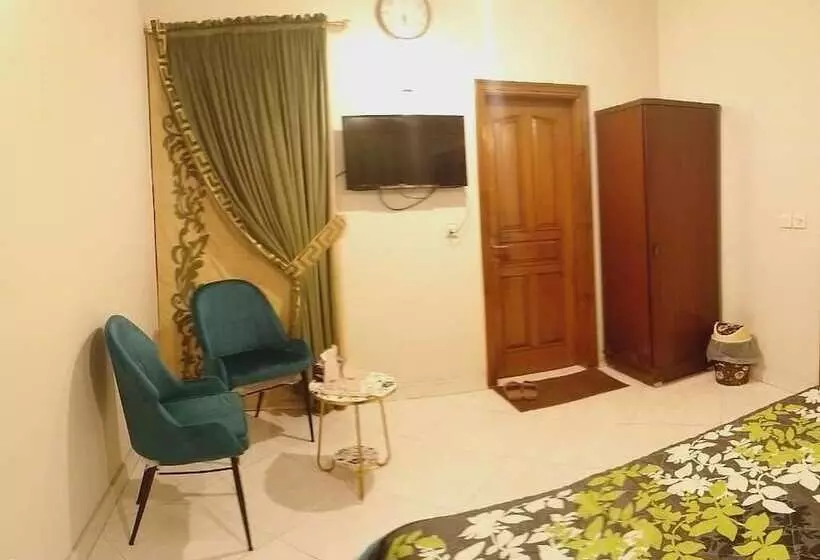 هتل Travel Lodge Clifton