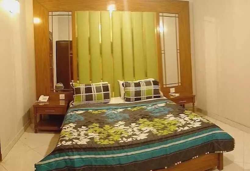 هتل Travel Lodge Clifton