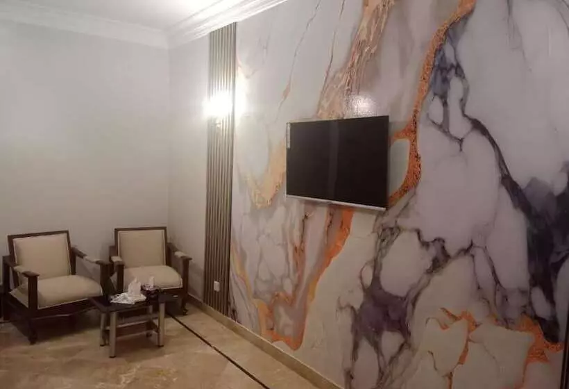 هتل Travel Lodge Clifton