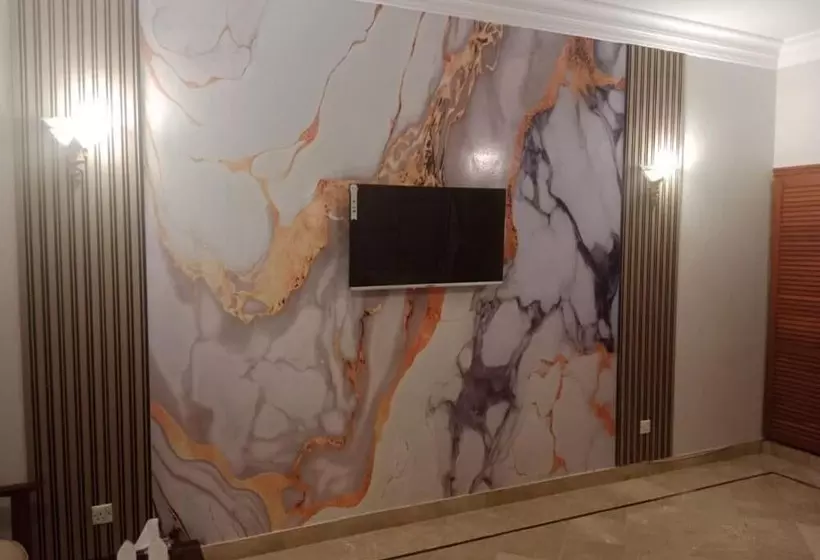 هتل Travel Lodge Clifton