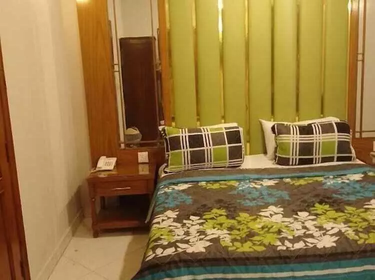 هتل Travel Lodge Clifton