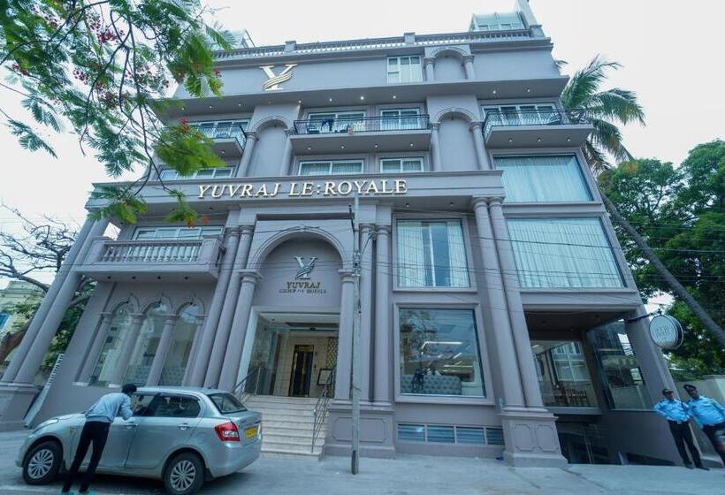 ホテル Yuvraj Le Royale