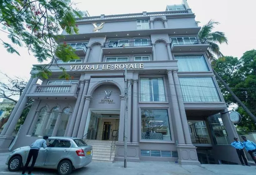 Hotelli Yuvraj Le Royale