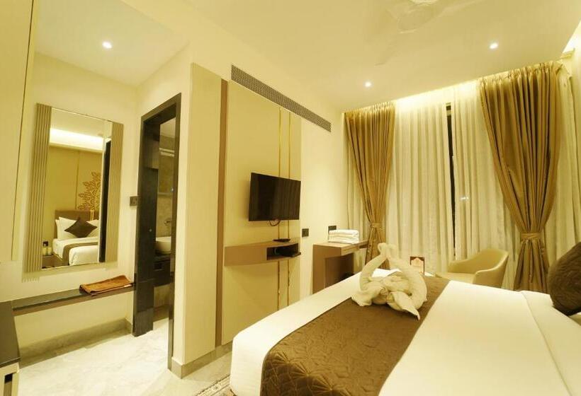 ホテル Yuvraj Le Royale