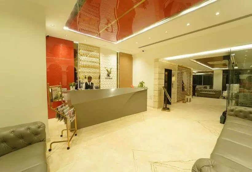 Hotelli Yuvraj Le Royale