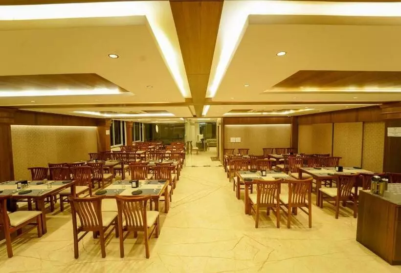 Hotelli Yuvraj Le Royale