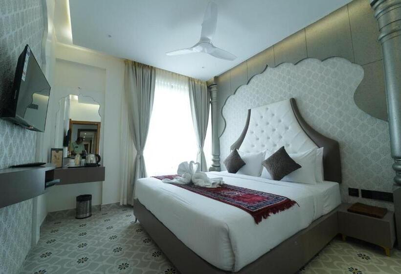 ホテル Yuvraj Le Royale