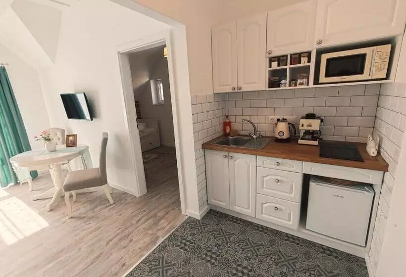 Majatalo Elisoria Superiors