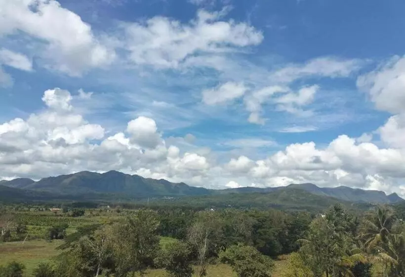 ペンション Evergreen Shola View