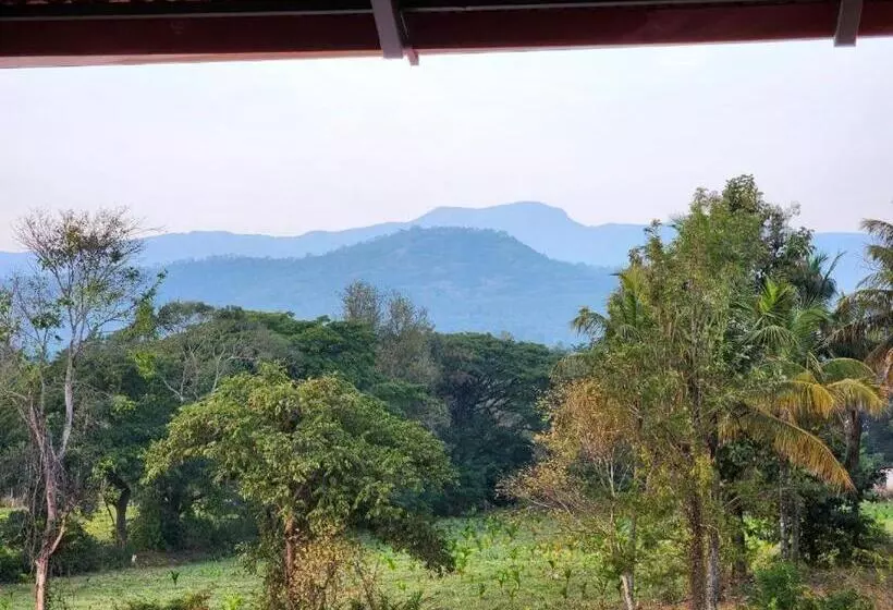 ペンション Evergreen Shola View