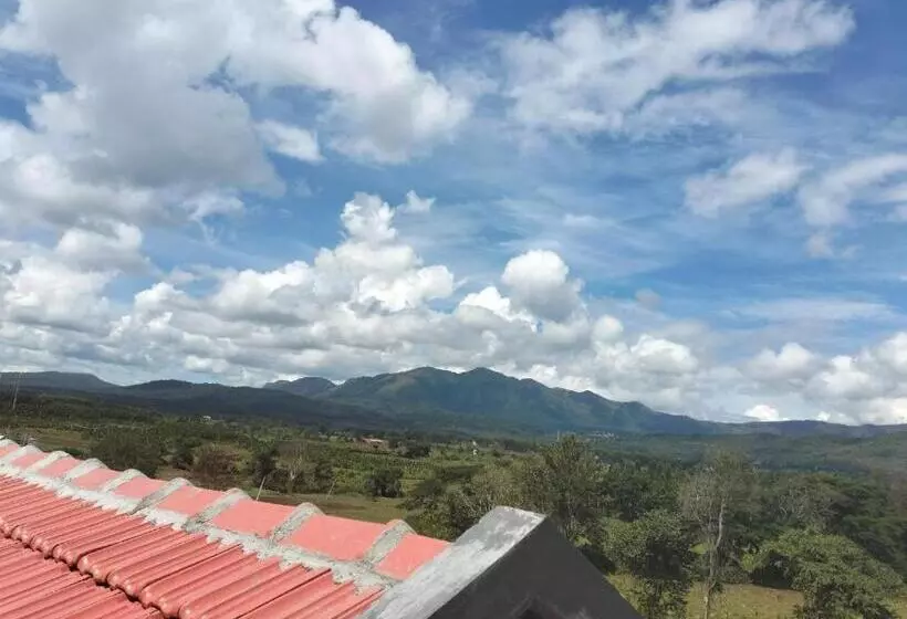 ペンション Evergreen Shola View
