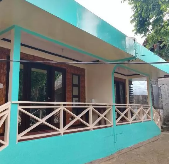پانسیون Guyangan Homestay Siargao