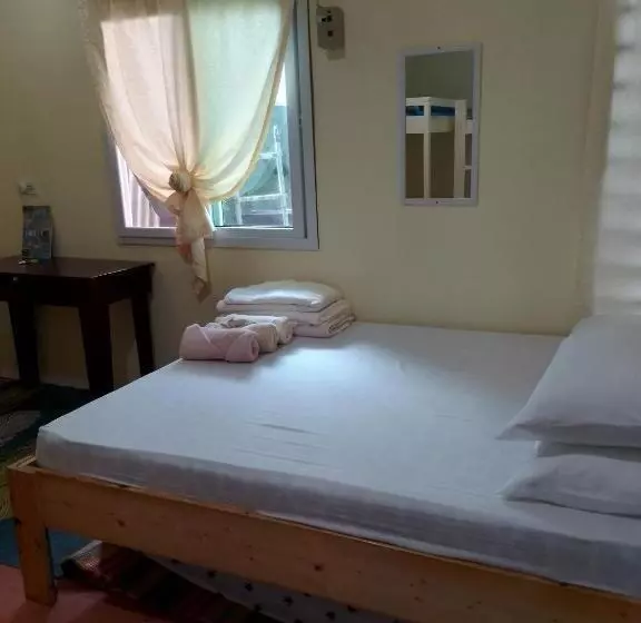 پانسیون Guyangan Homestay Siargao