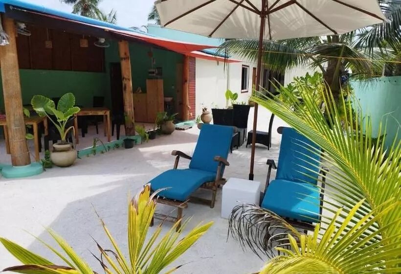 پانسیون Mamello Beach Club Maldives