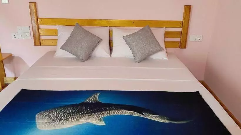 پانسیون Mamello Beach Club Maldives