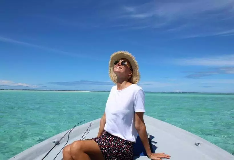 پانسیون Mamello Beach Club Maldives