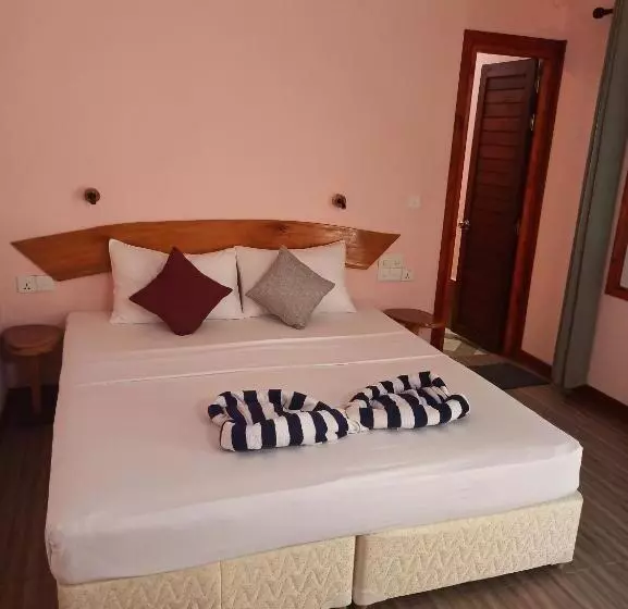 پانسیون Mamello Beach Club Maldives