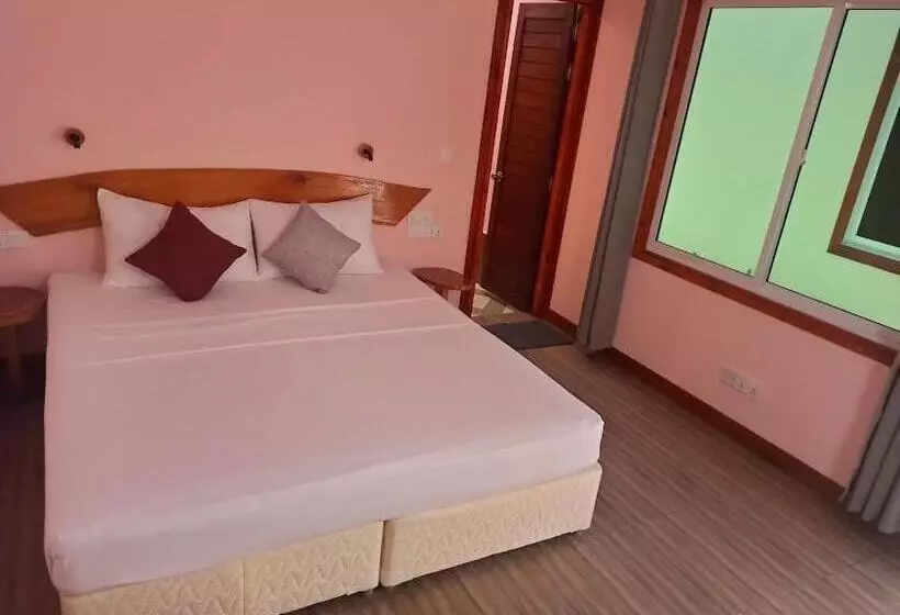 پانسیون Mamello Beach Club Maldives