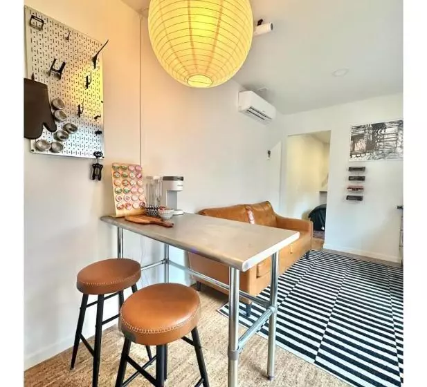 پانسیون Nomehaus Shipping Container Studio Residential Neighborhood Athens