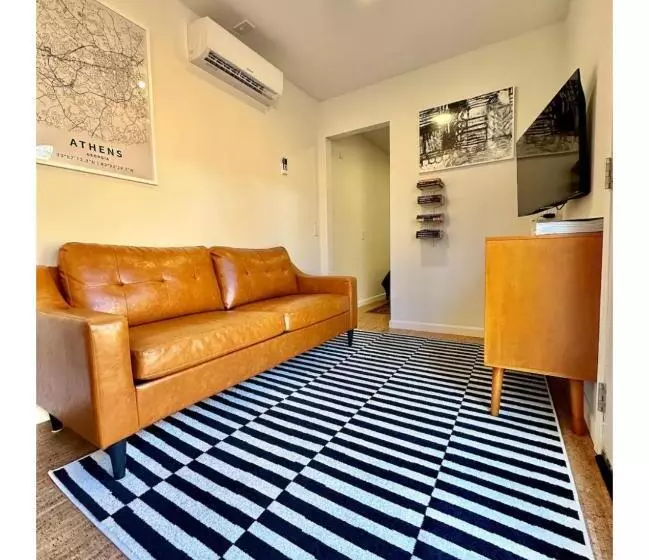 پانسیون Nomehaus Shipping Container Studio Residential Neighborhood Athens