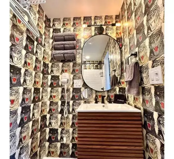 پانسیون Nomehaus Shipping Container Studio Residential Neighborhood Athens