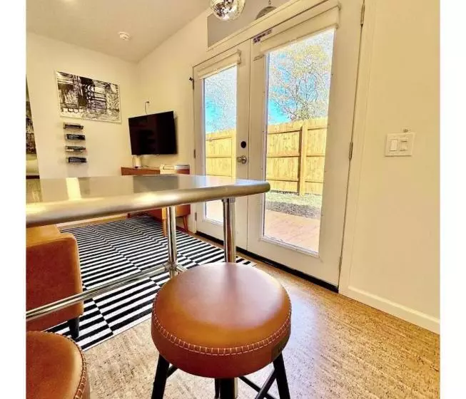 پانسیون Nomehaus Shipping Container Studio Residential Neighborhood Athens