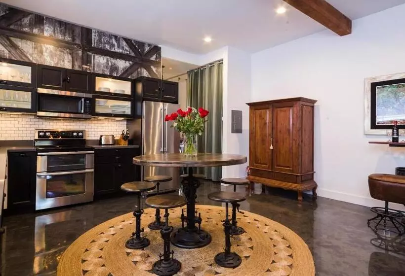 Petaluma Warehouse Lofts Unit D