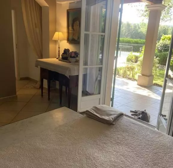 Aamiaismajoitus (B&B) Maison De Golfeur