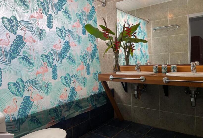 تختخواب و صبحانه Manureva Nui Hotel Boutique