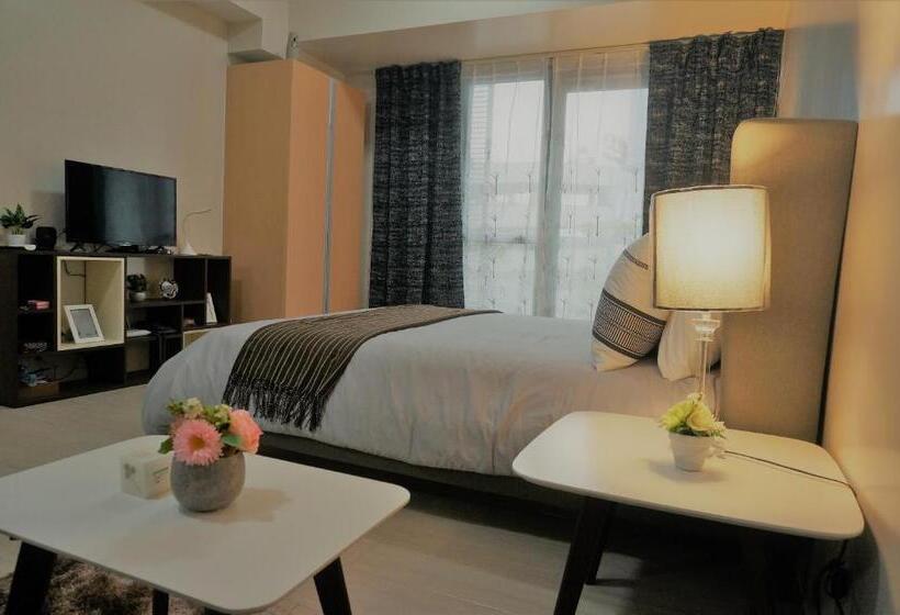 Eighty One Building C53j Condotel