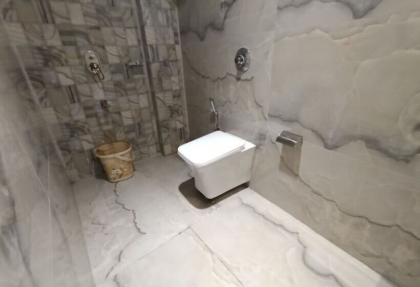 Отель Beverly Palace Santacruz Near Bkc Mumbai Airport T1